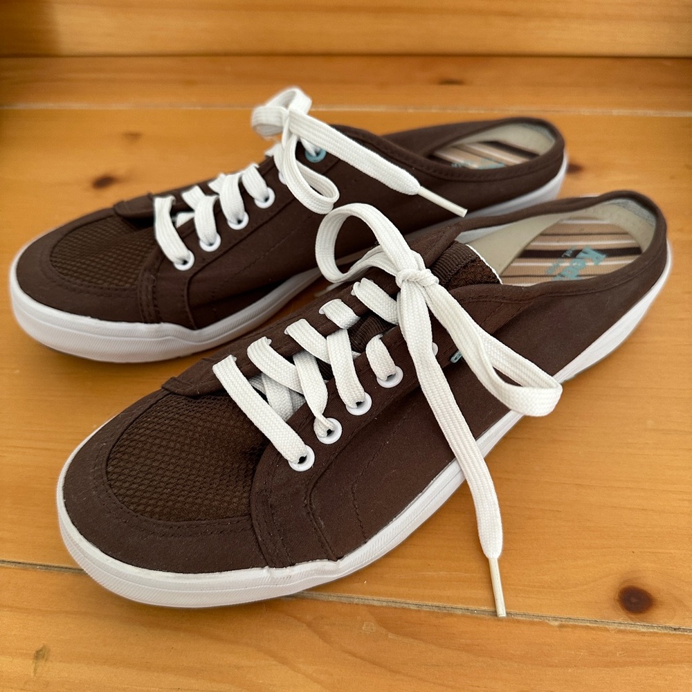 KEDS Canvas w/ Mesh Mule, NWOT, Size 9, Brown, Arch Support, Light Teal Accents